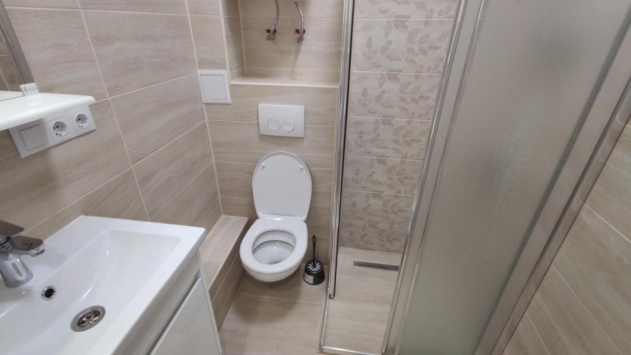Rybalsky Studio Apartment Dnipro View Kiev Exterior foto