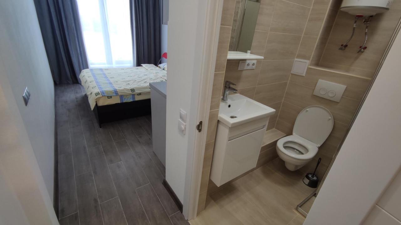 Rybalsky Studio Apartment Dnipro View Kiev Exterior foto