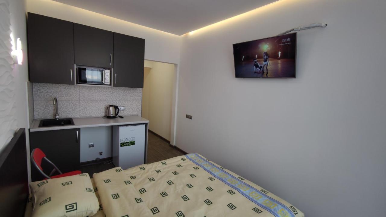Rybalsky Studio Apartment Dnipro View Kiev Exterior foto