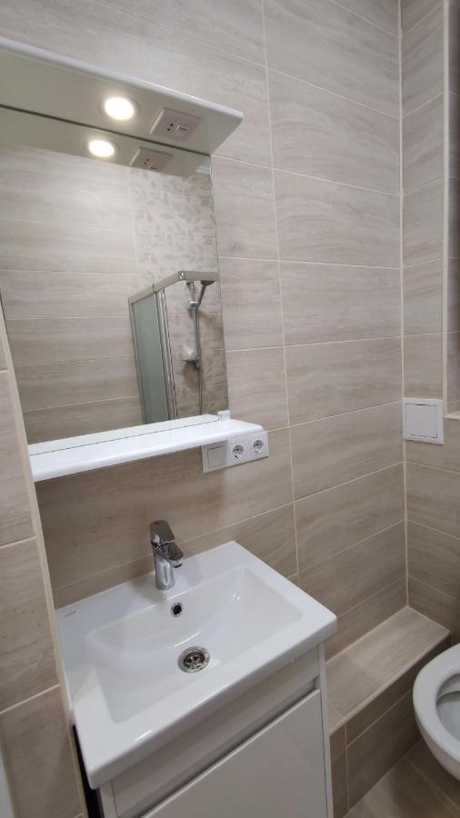 Rybalsky Studio Apartment Dnipro View Kiev Exterior foto
